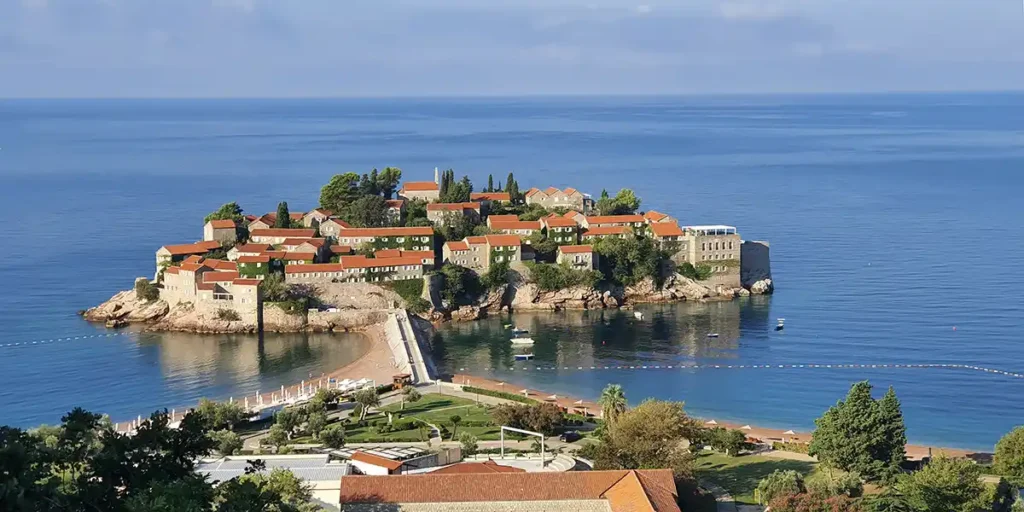 montenegro-short