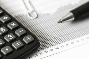 Calculating the cost of UAE residency through company formation