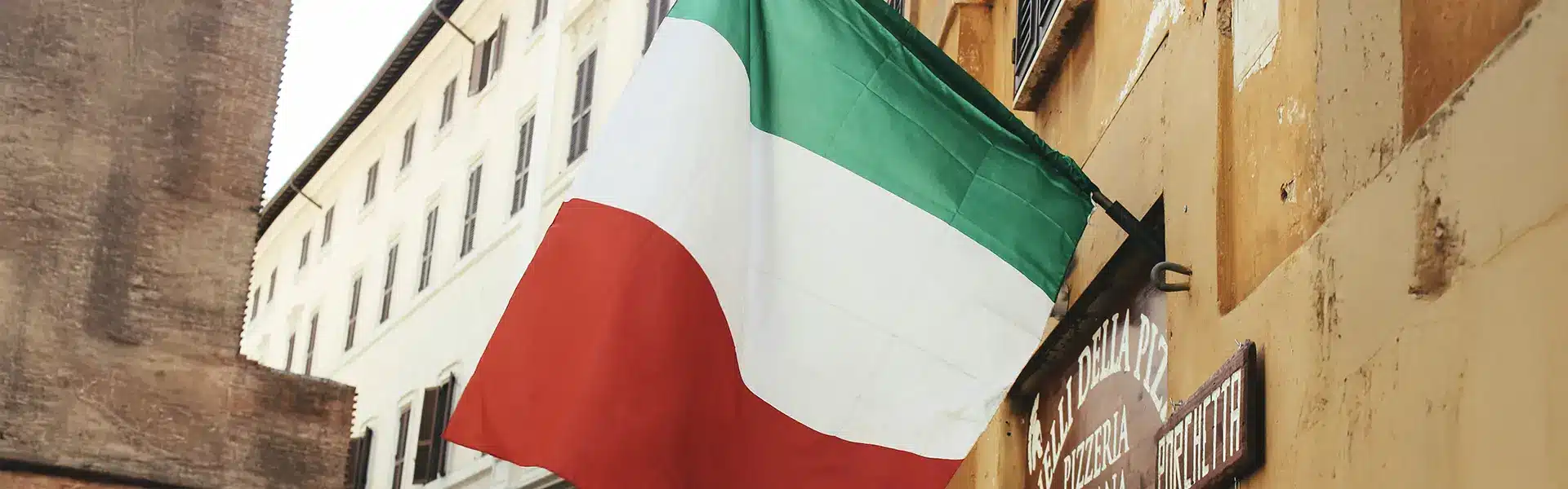 italy-flag-long