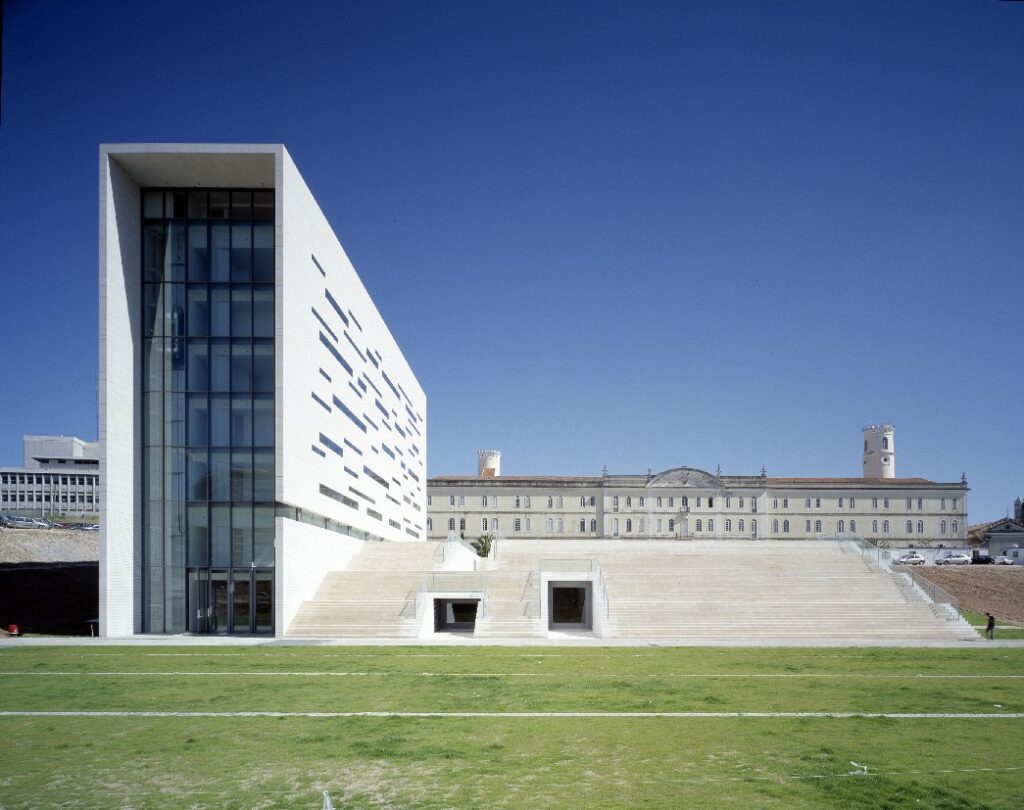 Universidade-Nova-de-Lisboa