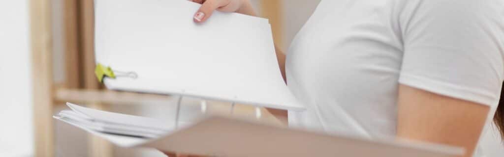 person filing documents to apply for an antigua evisa