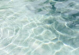 clear blue waters of antigua