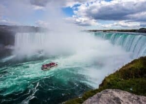 Best Places to Retire in Canada - Niagara Falls