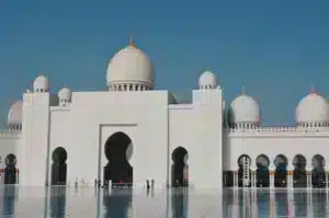 Large mosque in United Arab Emirates on a clear day - Best Country to Immigrate from India in Arab region