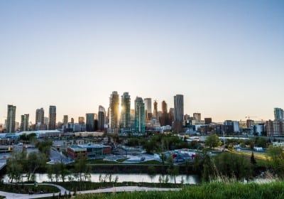 big city with nature perfect to immigrate to Canada for work