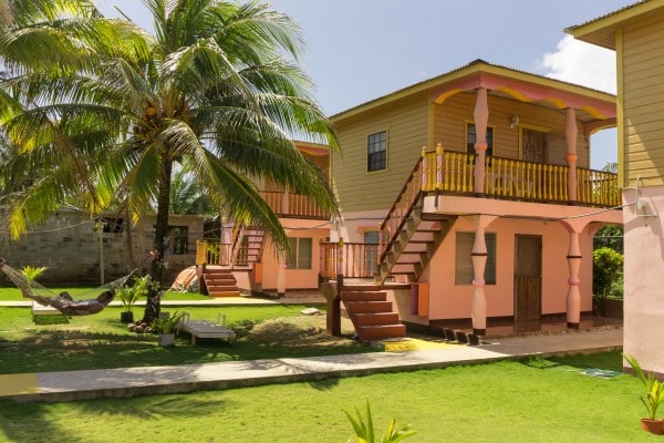 cabin-rustic-airbnb house-in the caribbean