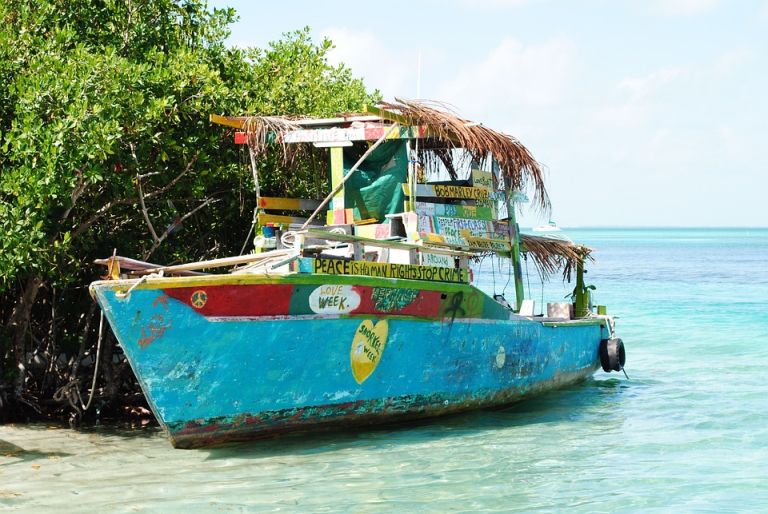 cay caulker white sand beaches