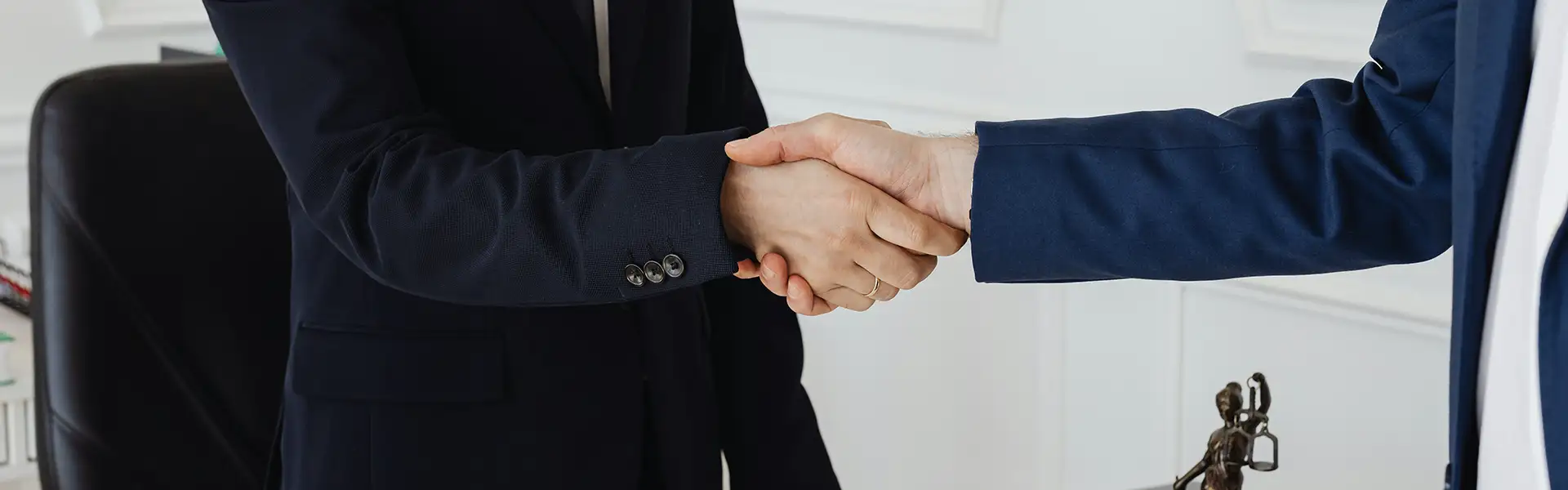 people handshaking