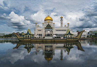 View of Omar Ali Saifuddien Mosque in Brunei - top tax-free countries in Arab region
