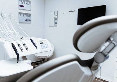 Turkey medical tourism: dentist chair with tools in the background 