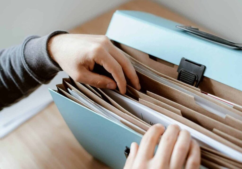 person filing documents for nauru citizenship by investment