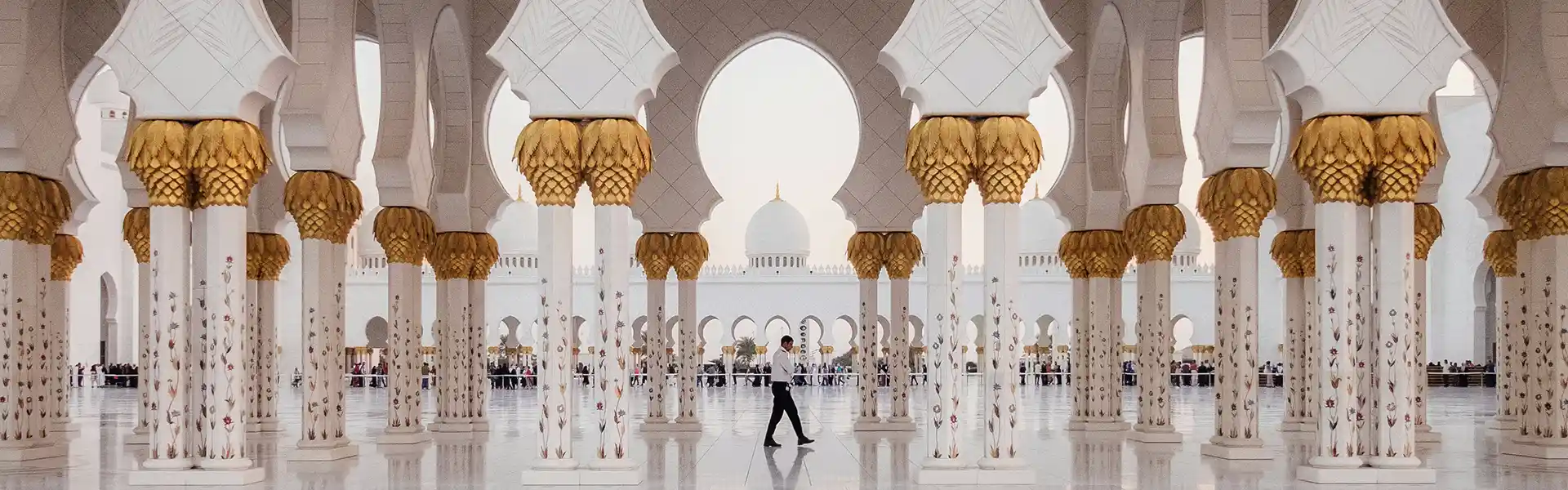 mosque in Abu Dhabi in UAE - digital nomad-friendly countries