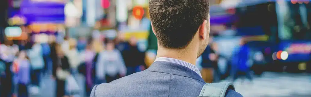 person-expat-city-long