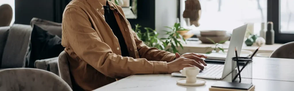 digital nomad working